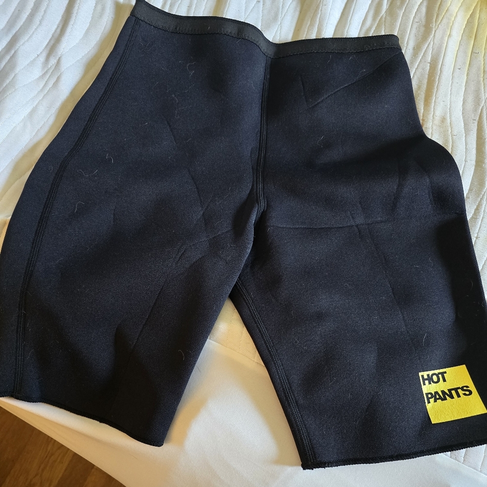 Hot Pants Black Bottoms